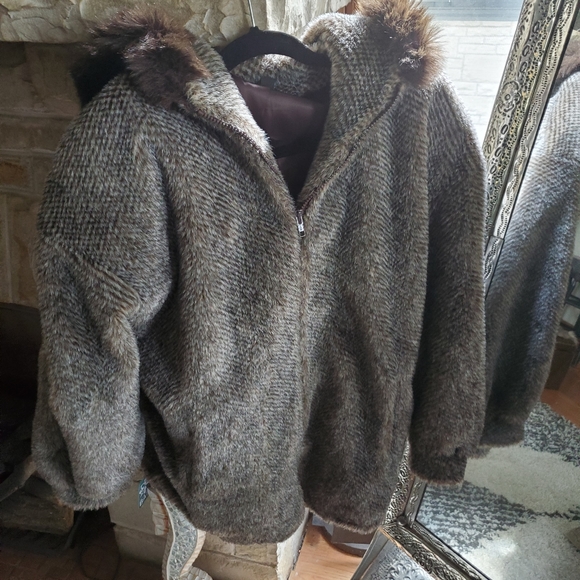 Gallery faux fur snake hooded bomber jacket woman's or unisex small - Picture 1 of 9